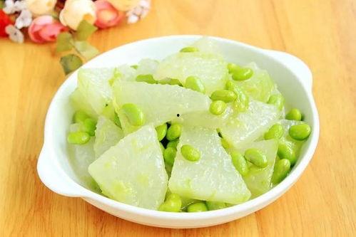 英语吃瓜文章,Unveiling the Buzz: A Gossipy Dive into the World of English Entertainment News