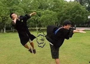 圆形毕业照吃瓜,揭秘毕业照中的那些“吃瓜”瞬间