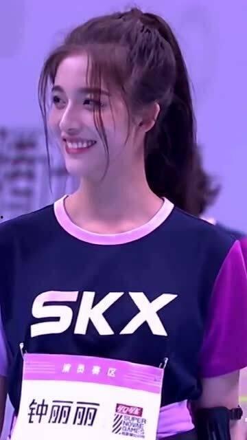 吃瓜00年学妹,揭秘校园热点背后的故事